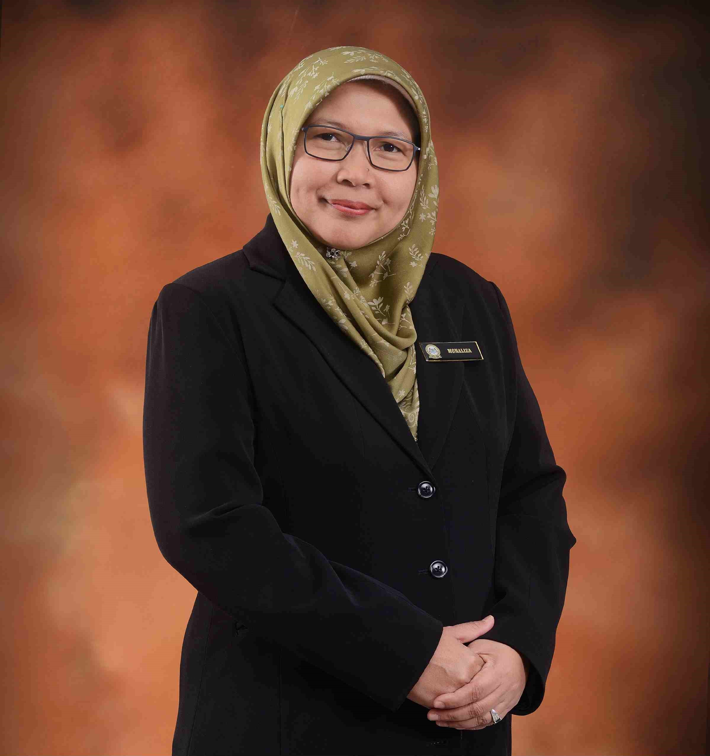 Puan Monaliza binti Suhaimi